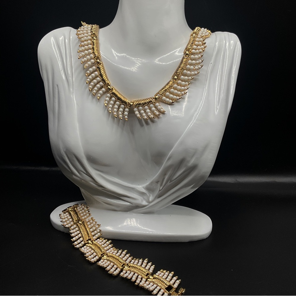 Vintage Crown Trifari Semi Parure